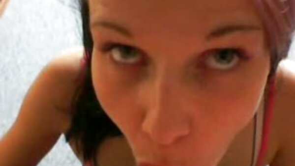 Испотената девојка Сара Шевон мора да знае за што е BDSM