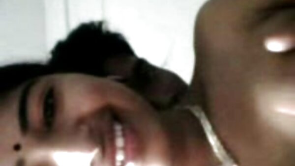 Легендарното POV видео во кое глуми секси медицинска сестра Кеша Ортега со големи сициња